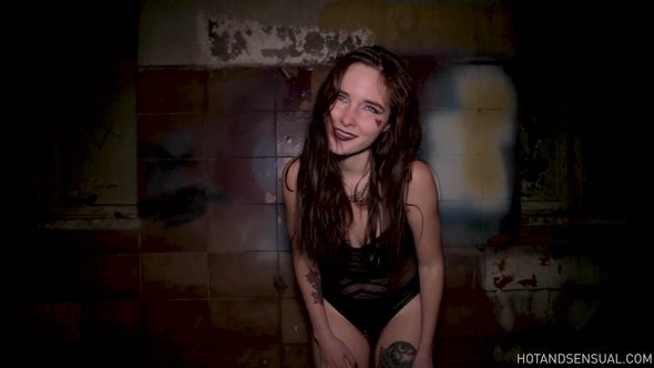 Crazy screaming porn with hairy emo girl
